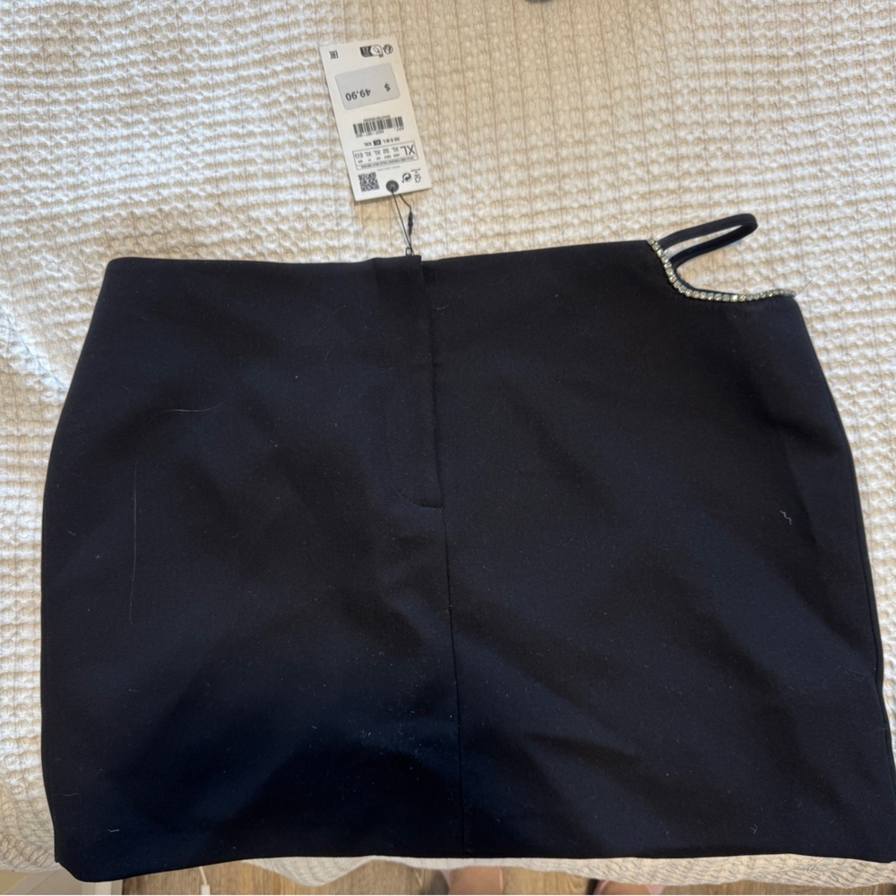 NWT BLACK ZARA SKIRT